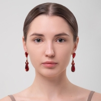 Серьги висячие со стразами &laquo;Вечеринка&raquo; цветок из капель, цвет красно-белый в золоте, 6,3 см