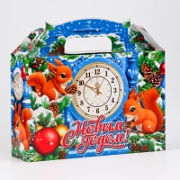 Новый год. Коробка подарочная новогодняя Ларец Белочки 26 х 23 х 7 см.