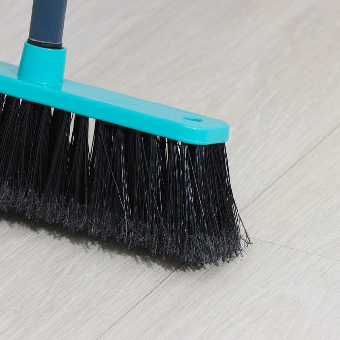 Щётка для пола мягкая &laquo;Арианна&raquo;, длина щетины 5.5 см, с черенком, МИКС