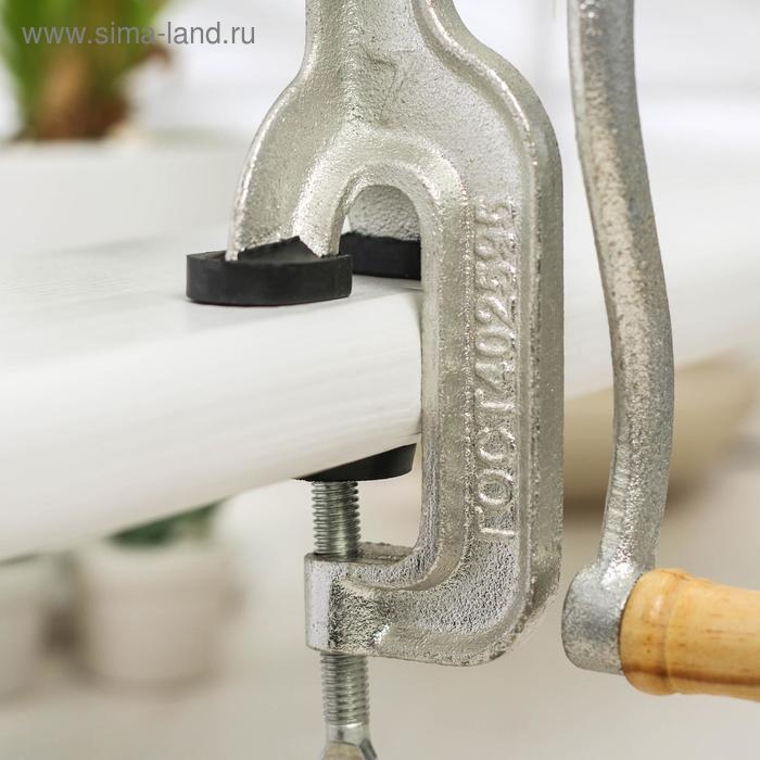 Мясорубка ручная &laquo;Уралочка&raquo;, чугунная