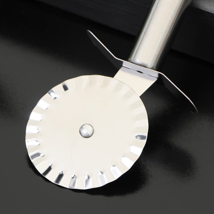 Нож для теста и пиццы Доляна &laquo;Металлик&raquo;, 20 см, цвет серебряный