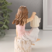 Сувенир полистоун "Девочка с клеткой и птицей, на камне" 9х6,5х12,5 см