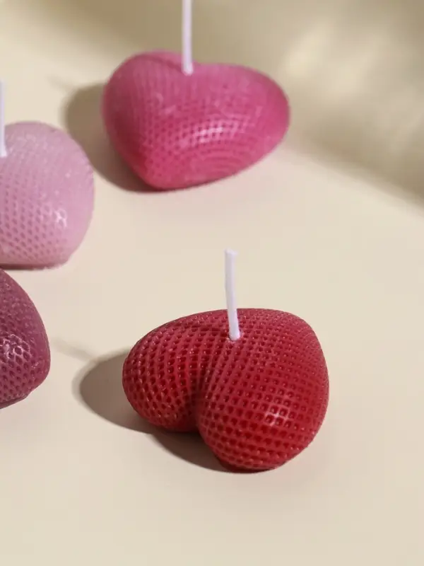 Набор свечей декоративных "Вафельные сердца" 5 шт 4,5х4,5 розово-фиолетовые 6,5х22,5х3,5 см   109135