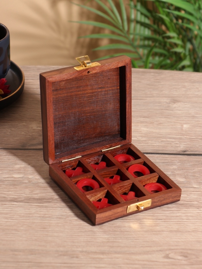 Настольная игра "Крестики-нолики" 10х10 см, дерево шишам, смола