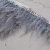 Тесьма с перьями петуха, 10-15 см, 5 ± 0,5 м, цвет серый Тесьма с перьями петуха, 10-15 см, 5 ± 0,5 м, цвет серый