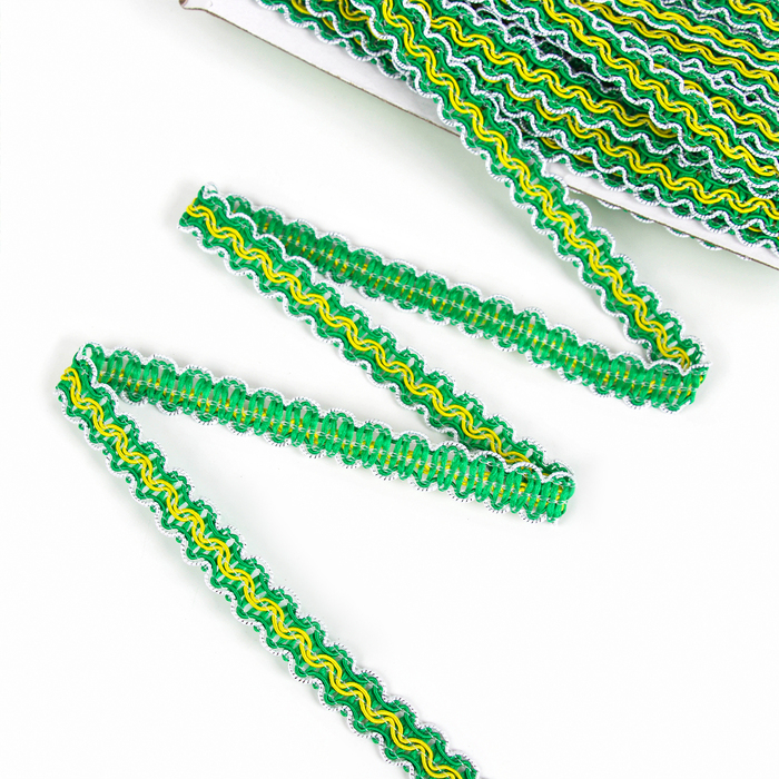 Тесьма бело-зелёно-желтая, ширина 1,2 см, в упаковке 50 м