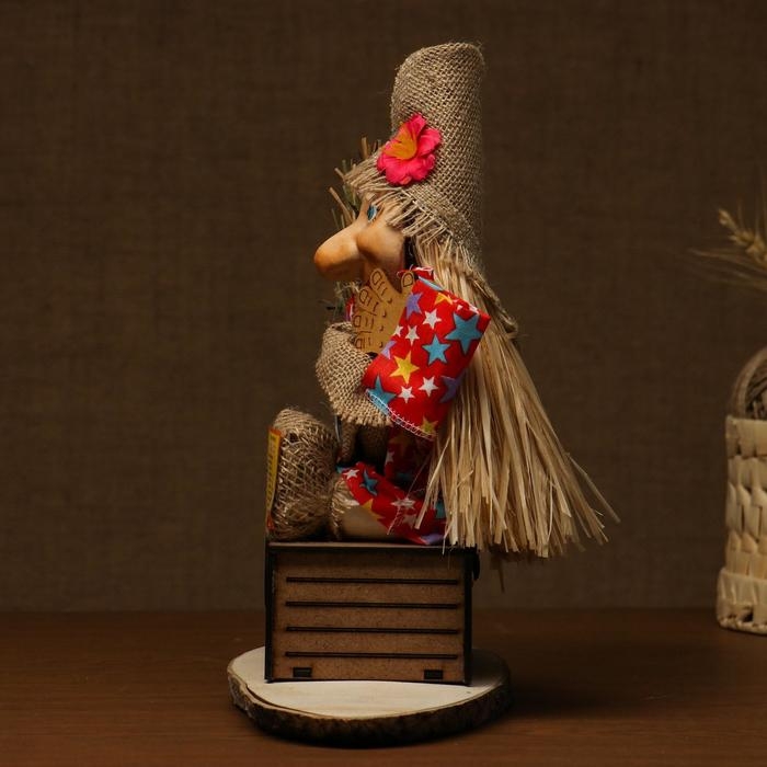 Оберег-домовой Оберег-домовой "Баба яга на сундуке", 30х29х23 см, микс