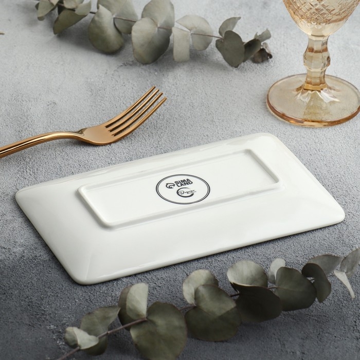 Блюдо керамическое &laquo;Орнамент&raquo;, 20.5 х 12.5 х 1.8 см, цвет белый