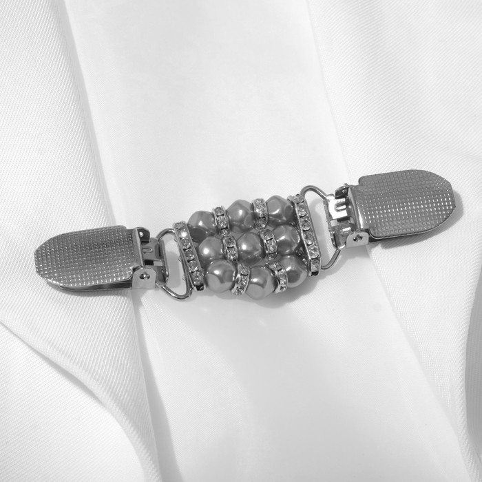 Зажим для кардигана «Грация», цвет бело-серый в серебре Зажим для кардигана «Грация», цвет бело-серый в серебре