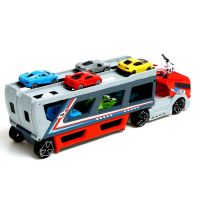 Грузовик &laquo;Трейлер&raquo; с 7 машинами и вертолетом