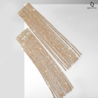 Серьги висячие со стразами &laquo;Водопад&raquo; струящийся, цвет белый в золоте, 16 см