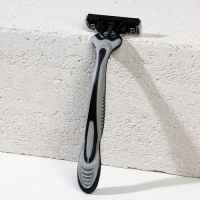 Подарочный набор косметики &laquo;Самому храброму&raquo;, гель для бритья 110 мл, бальзам после бритья 110 мл, бритва, HARD LINE