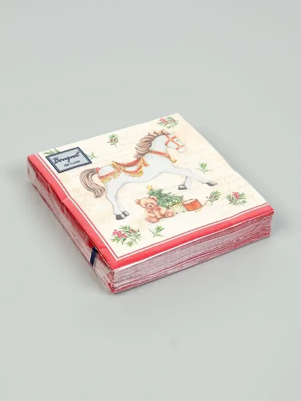 Салфетки бумажные трёхслойные &laquo;Новогодняя лошадка. кремовый фон&raquo;, 24х24, 25 шт