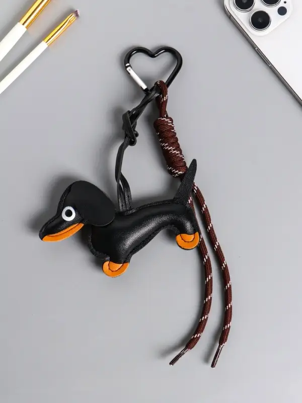 Брелок на карабине кожзам, текстиль "Такса" с узлом 25х13х1,5