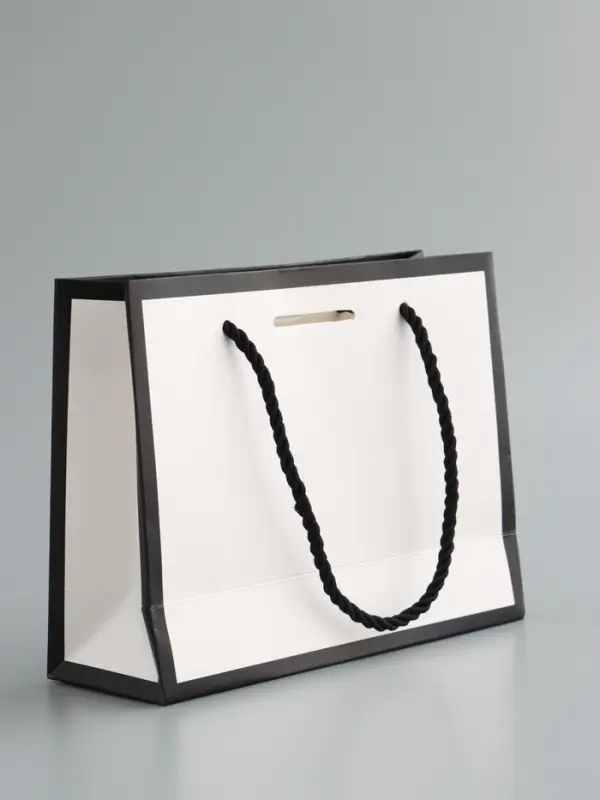 Пакет подарочный, белый, с бантом, 19 х 15 х 7 см