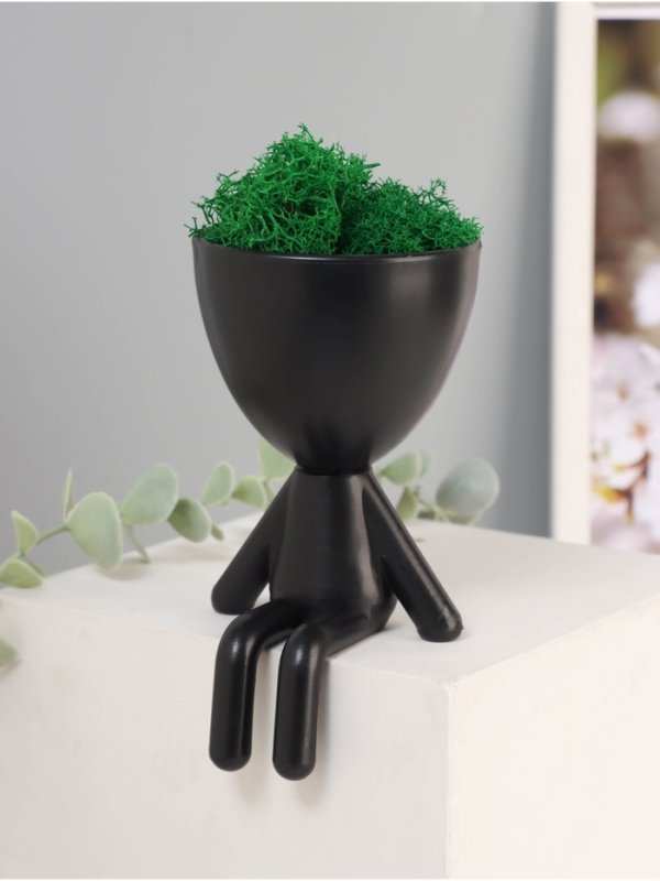 Кашпо пластиковое "Мистер Грин сидит" 13*9*7,3 см черный