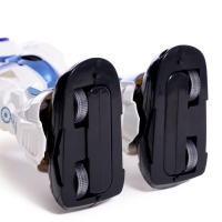 Робот радиоуправляемый «Танцор», световые и звуковые эффекты, работает от батареек, цвет МИКС Робот радиоуправляемый «Танцор», световые и звуковые эффекты, работает от батареек, цвет МИКС