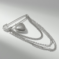 Булавка &laquo;Сердце&raquo; с цепочками, цвет серебро