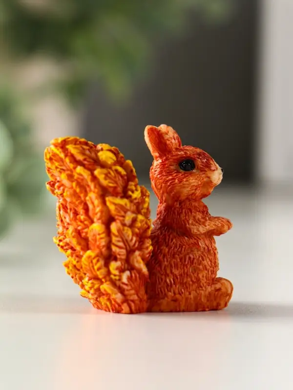 Сувенир полистоун "Белочка с пушистым хвостиком" МИКС 5х3х4,5 см