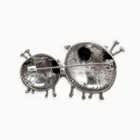 Брошь &laquo;Овечки пара&raquo;, цвет белый в чернёном серебре