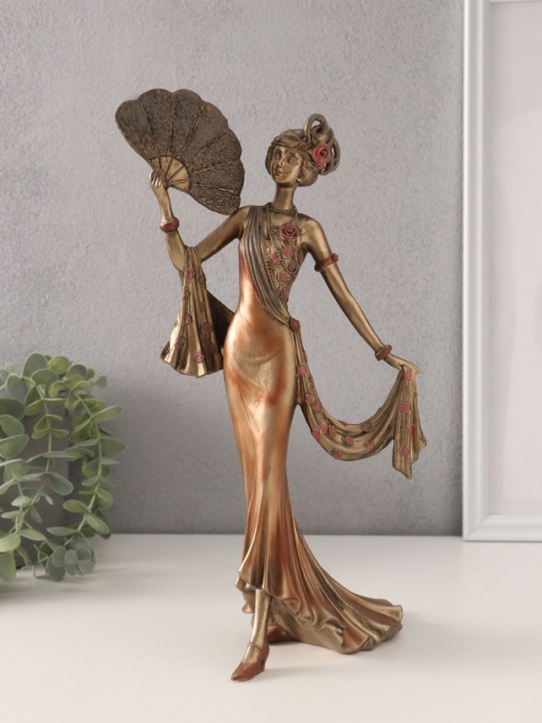 Сувенир полистоун "Девушка в платье 20-30-х годов с веером" 17,5х13х34 см