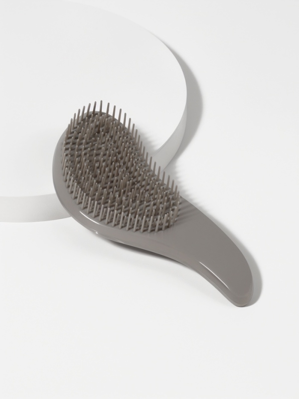 Расческа массажная Tangled МРАМОР 14,5*6(&plusmn;1)см серый PVC-коробка QF