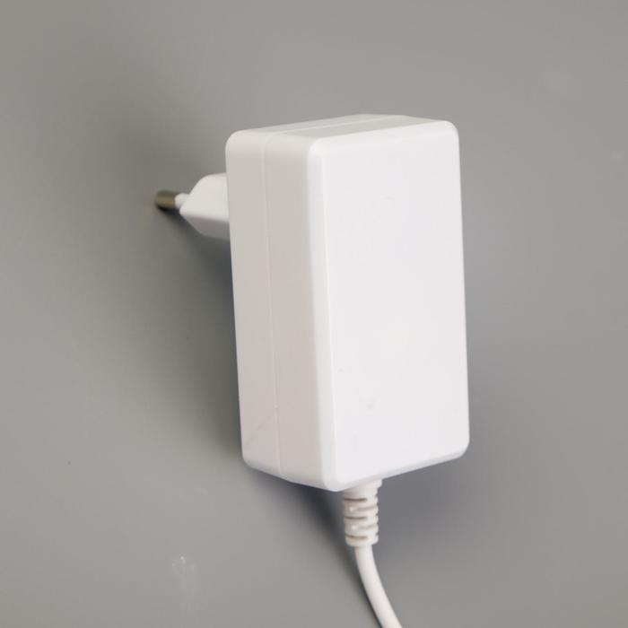 Комплект светодиодной ленты Volpe 3 м, IP20, SMD5050, 60 LED/м, 12 В, RGB Комплект светодиодной ленты Volpe 3 м, IP20, SMD5050, 60 LED/м, 12 В, RGB