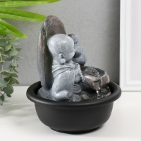 Фонтан настольный от сети, подсветка "Маленький хотей с чётками у скалы" 16х16х19 см Фонтан настольный от сети, подсветка "Маленький хотей с чётками у скалы" 16х16х19 см
