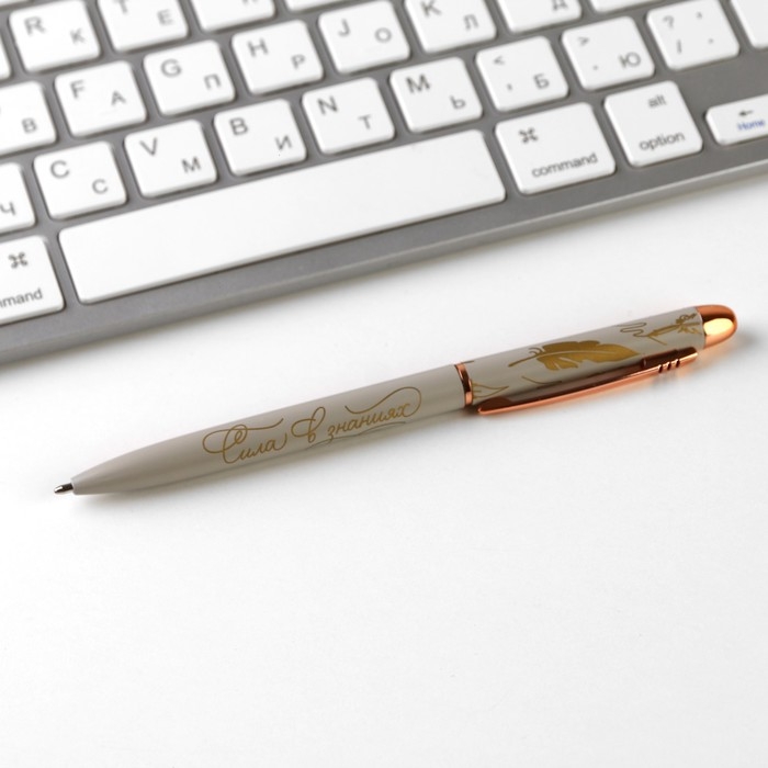 Подарочный набор YOU are the BEST TEACHER: ежедневник А5 80 листов, ручка шариковая металл 0,8 мм, мыльные лепестки 3 шт