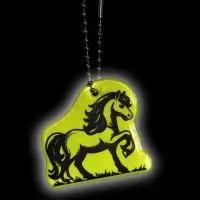 Светоотражающий элемент двусторон жеребец 4,8*4,4см цепочка салатовый АУ