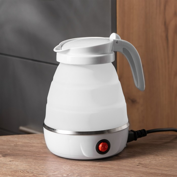 Чайник электрический Luazon LSK-1812, пластик, 0.6 л, 600 Вт, дорожный, белый Чайник электрический Luazon LSK-1812, пластик, 0.6 л, 600 Вт, дорожный, белый