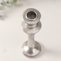 Подсвечник полистоун на 1 свечу "Медичи" серебро 6,5х6,5х20,5 см Подсвечник полистоун на 1 свечу "Медичи" серебро 6,5х6,5х20,5 см