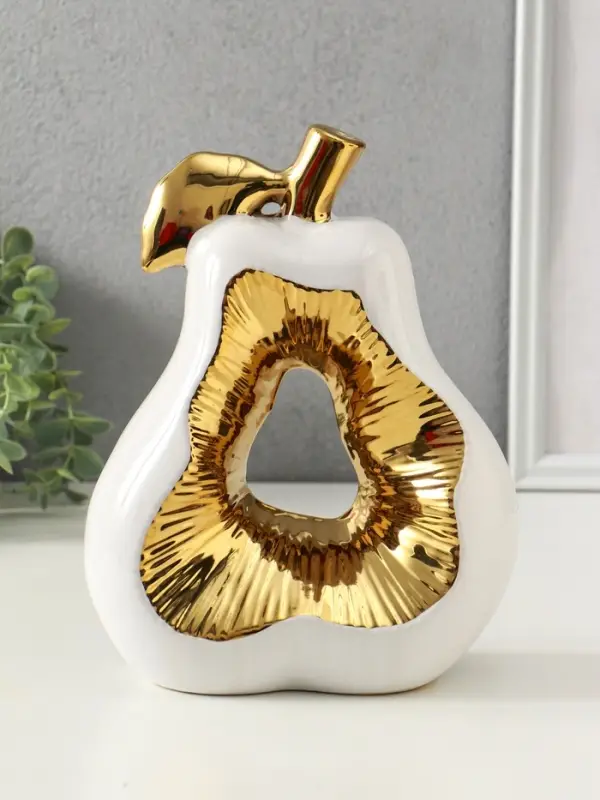 Сувенир керамика "Срез груши" белый с золотом 10х18х24,5 см