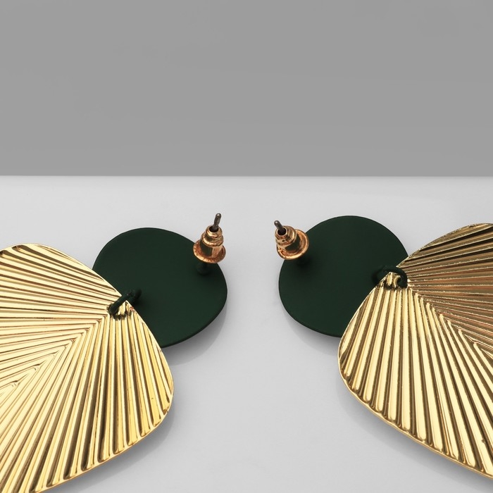 Серьги металл «Геометрия» линии, цвет золотой в тёмно-зелёном Серьги металл «Геометрия» линии, цвет золотой в тёмно-зелёном