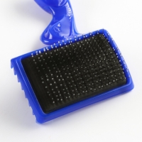 Щётка - пуходёрка большая с каплями, основание 84 х 58 мм, синяя Щётка - пуходёрка большая с каплями, основание 84 х 58 мм, синяя