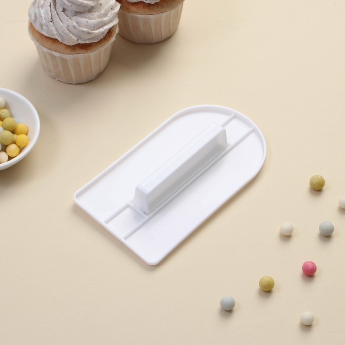 Шпатель кондитерский Доляна, 15&times;8&times;2,5 см, с ручкой, цвет белый