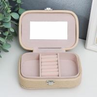 Шкатулка кожзам для украшений "Рептилия сливки" миниатюра комбинированная 4,5х10х15 см Шкатулка кожзам для украшений "Рептилия сливки" миниатюра комбинированная 4,5х10х15 см