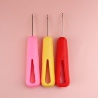 Шило швейное, с крючком, d = 2 мм, 14 × 3 см, лезвие 4,5 см, цвет МИКС Шило швейное, с крючком, d = 2 мм, 14 × 3 см, лезвие 4,5 см, цвет МИКС