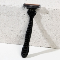 Подарочный набор косметики &laquo;Настоящий мужик&raquo;, гель для бритья 110 мл, бальзам после бритья 110 мл, бритва, HARD LINE