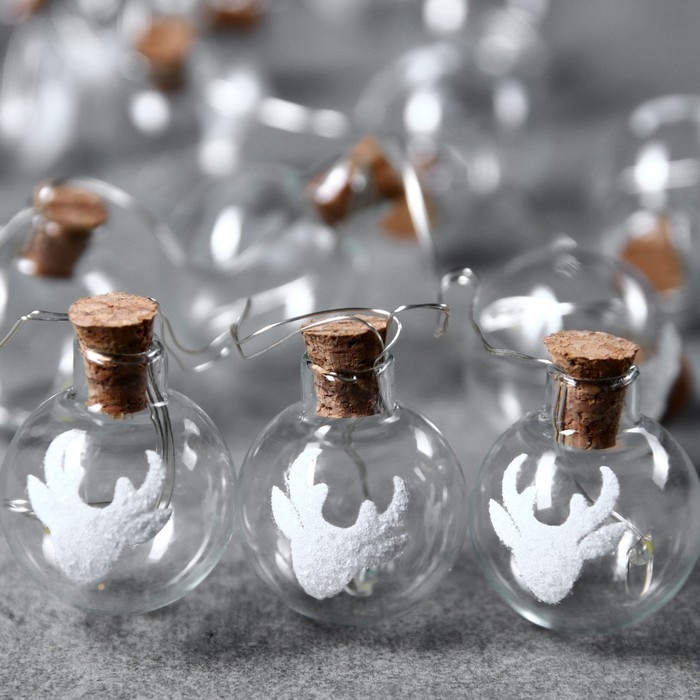 Гирлянда &laquo;Нить&raquo; 1.6 м с насадками &laquo;Шарики с оленем&raquo;, IP20, серебристая нить, 15 LED, свечение тёплое белое, ААх2