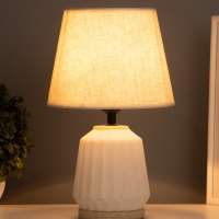 Лампа настольная "Грани" 1х40Вт Е27 белый 20х20х31см МОДЕЛЬ: Лампа настольная "Грани" 1х40Вт Е27 белый 20х20х31см МОДЕЛЬ: