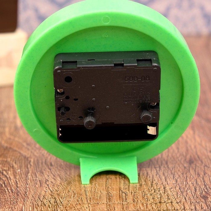 Часы - будильник настольные "Классика", дискретный ход, 9 х 9 см