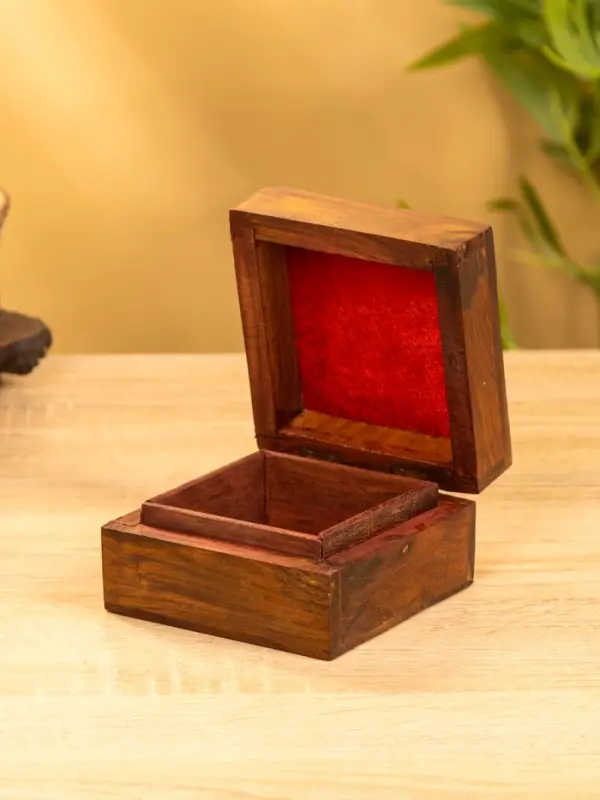 Шкатулка "Фазы Луны" 10х10х6 см, дерево шишам