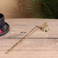 Гаситель для свечей "Еловая шишка" латунь 28,5 см