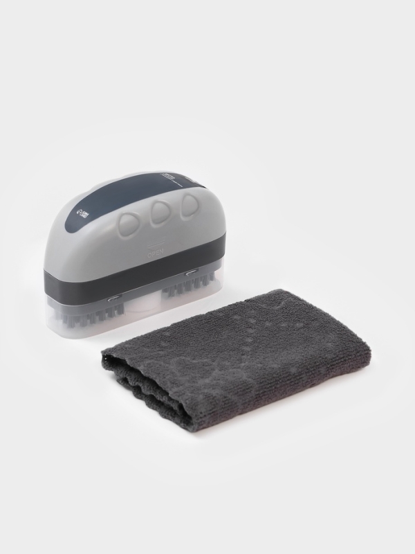 Щётка для обуви с моющим средством Raccoon, салфетка в комплекте, картонная коробка Щётка для обуви с моющим средством Raccoon, салфетка в комплекте, картонная коробка