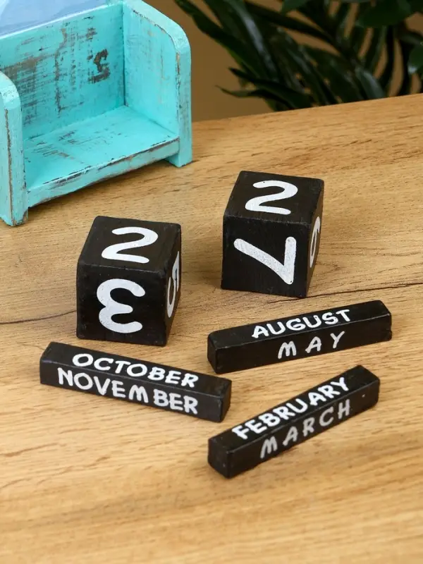 Календарь настольный "Маяк" дерево 11х5х19 см, цв. бирюзово-синий