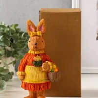 Сувенир полистоун "Зайка в вязанном платье с корзиной яиц" 5,5х8,2х16 см