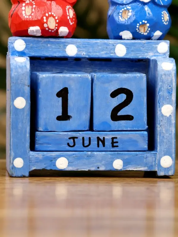 Календарь настольный &laquo;Пара совят&raquo;, 8&times;4&times;9.5 см, дерево, синий, красный