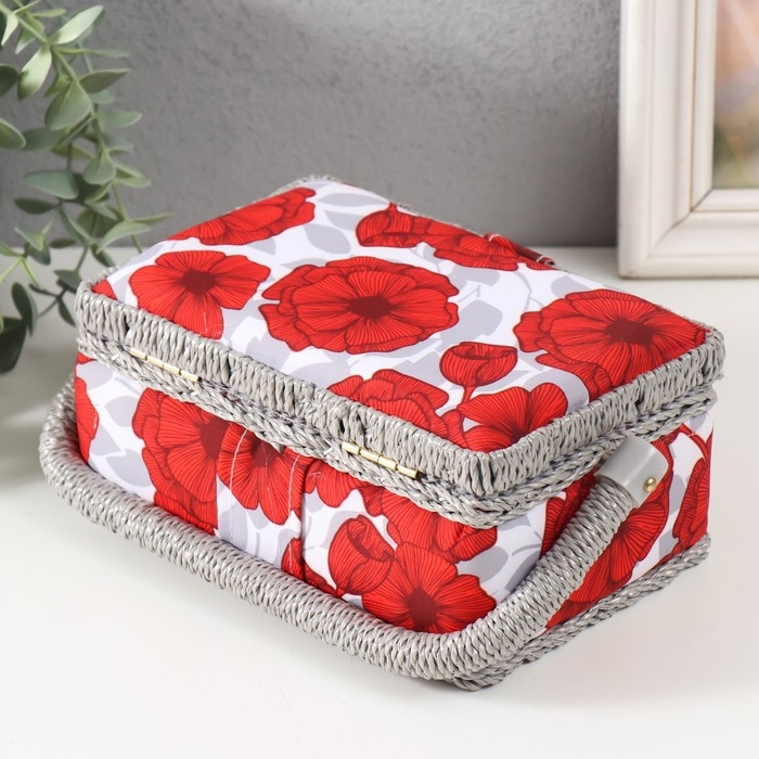 Шкатулка для рукоделия "Красные маки на белом" 18х12х9,5 см