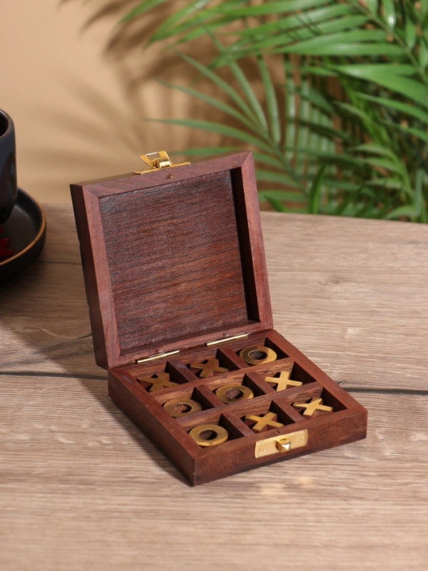 Настольная игра "Крестики-нолики" 10х10 см, дерево шишам, латунь
